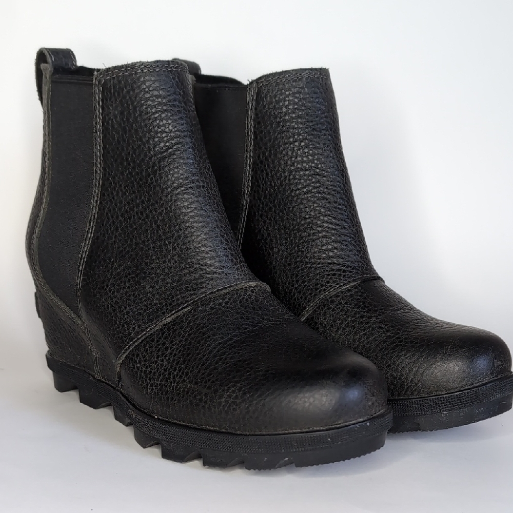 NWOT - SOREL Wedge Joan Of Arctic Chelsea Bootie Pebble Leather